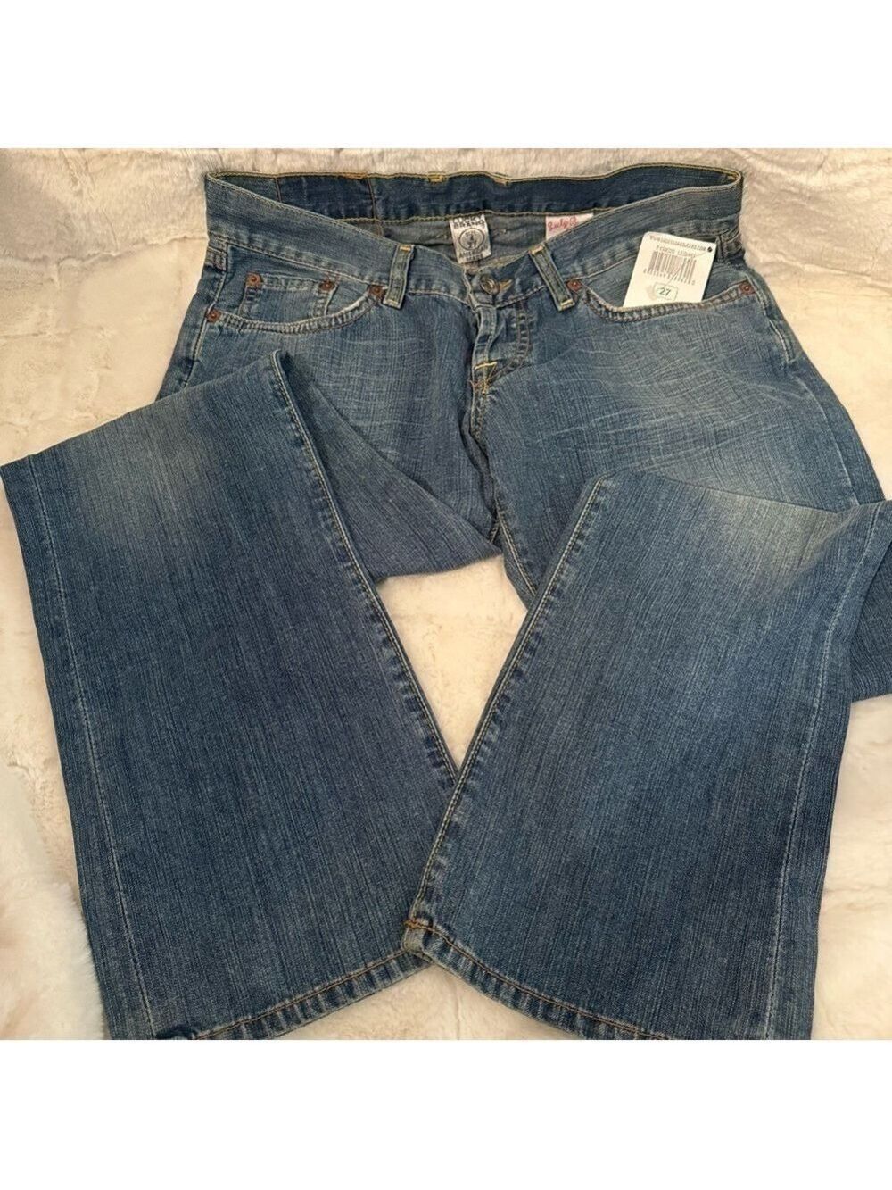 Lucky Brand Dungarees American Classic Vintage Maddy Ankle Jeans.
Size 4/27
NWT